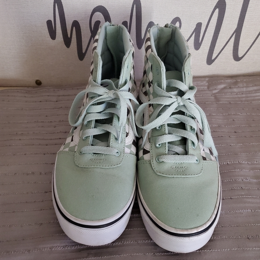 Womans vans new (no box)